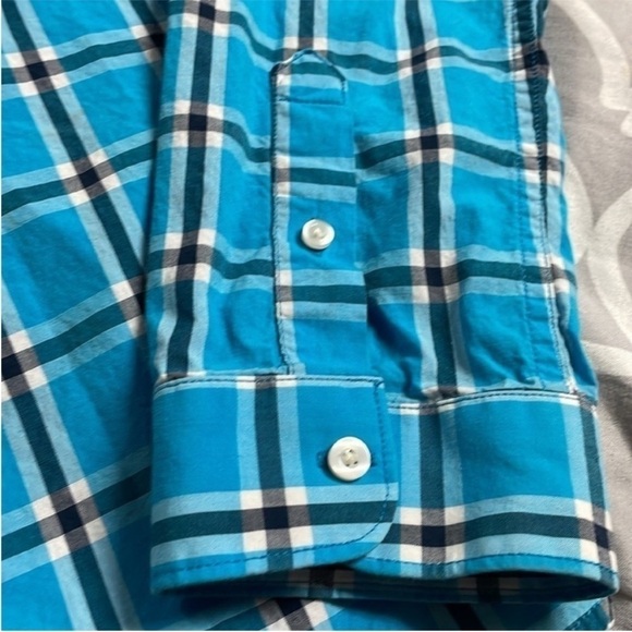Size medium Hollister blue plaid button down shirt - Picture 3 of 6